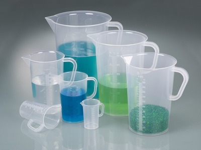 Graduated beakers with handle, transparent graduation