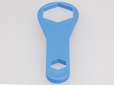 Hexagonal key for thread adapter